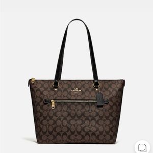 NWT Coach signature Gallery zip top tote in brown/black.